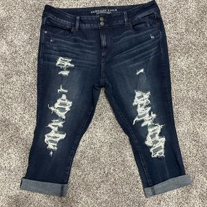 American Eagle Outfitters Super Super Stretch Destroyed Cropped Jeans/Capris.